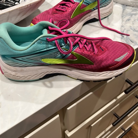 Brooks running shoes in like new condition. - Picture 3 of 3